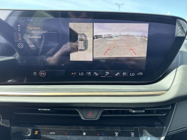 Buick Envision Vehicle Full-screen Gallery Image 17