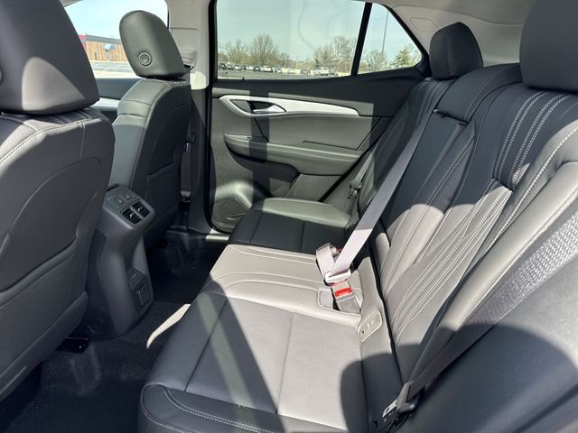 Buick Envision Vehicle Full-screen Gallery Image 23