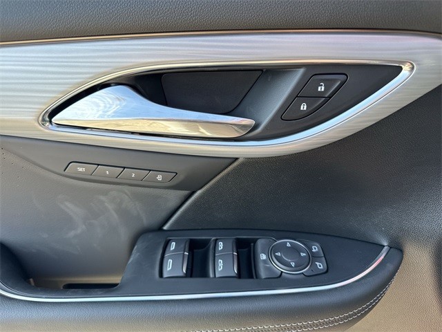 Buick Envision Vehicle Full-screen Gallery Image 13