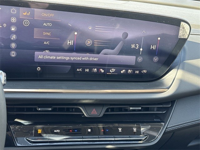 Buick Envision Vehicle Full-screen Gallery Image 19