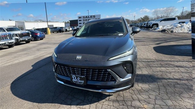 Buick Envision Vehicle Full-screen Gallery Image 03