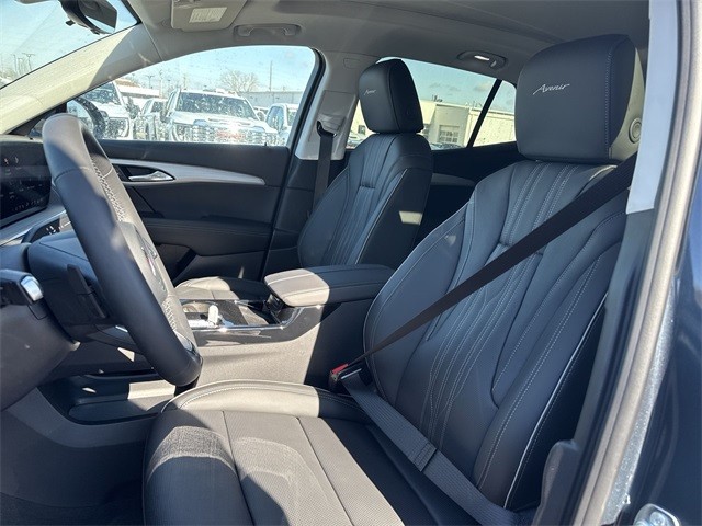 Buick Envision Vehicle Full-screen Gallery Image 11