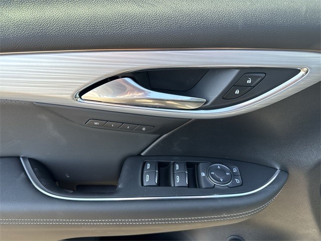 Buick Envision Vehicle Full-screen Gallery Image 13