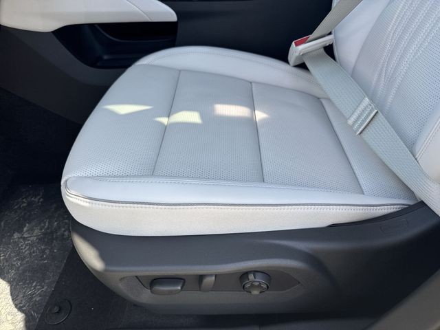 Buick Envision Vehicle Full-screen Gallery Image 12