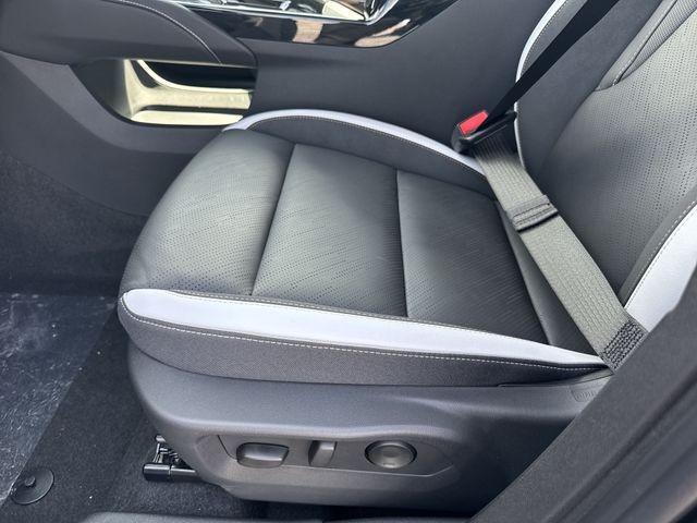 Buick Envision Vehicle Full-screen Gallery Image 12