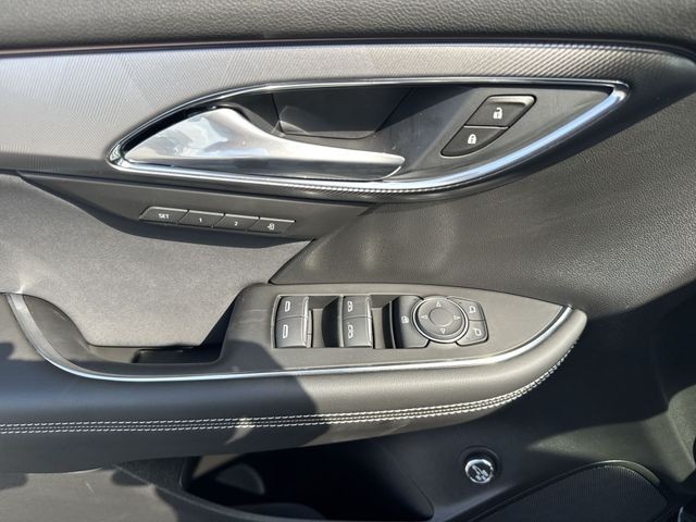 Buick Envision Vehicle Full-screen Gallery Image 13