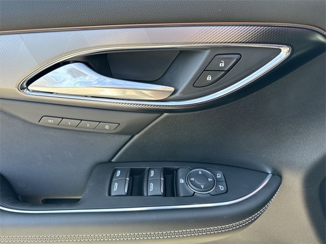 Buick Envision Vehicle Full-screen Gallery Image 13