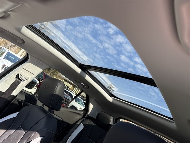 Buick Envision Vehicle Full-screen Gallery Image 22