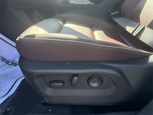 Buick Envision Vehicle Full-screen Gallery Image 12