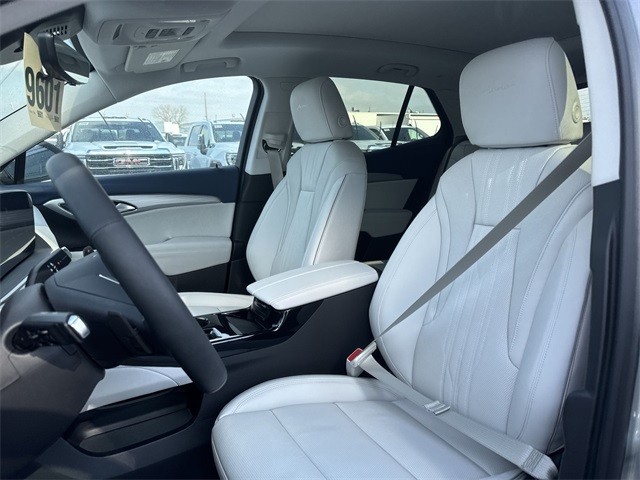 Buick Envision Vehicle Full-screen Gallery Image 11