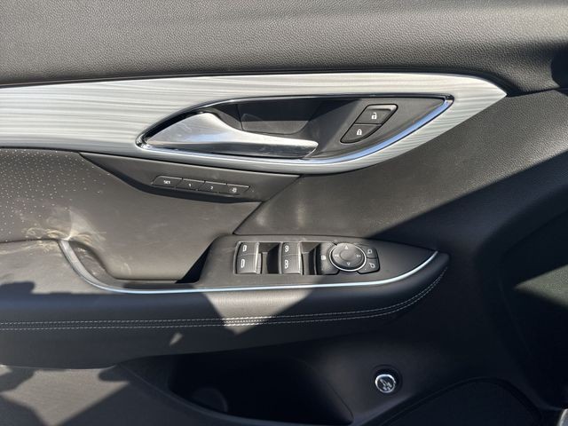 Buick Envision Vehicle Full-screen Gallery Image 13