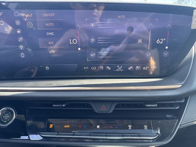 Buick Envision Vehicle Full-screen Gallery Image 19