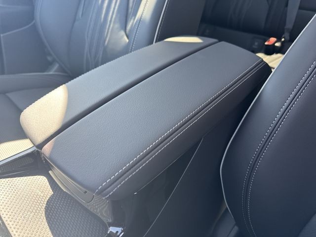 Buick Envision Vehicle Full-screen Gallery Image 21