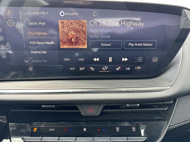 Buick Envision Vehicle Full-screen Gallery Image 16