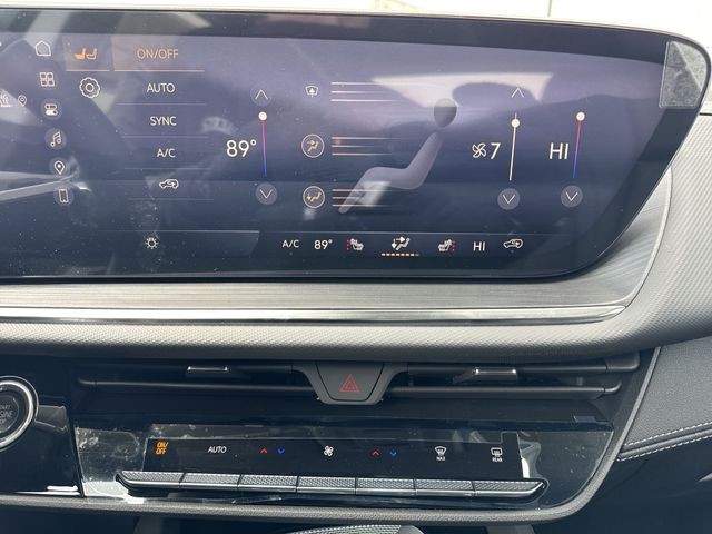 Buick Envision Vehicle Full-screen Gallery Image 19