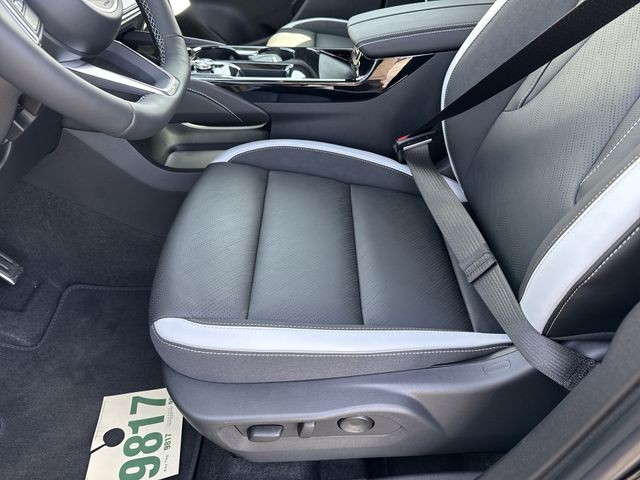 Buick Envision Vehicle Full-screen Gallery Image 12