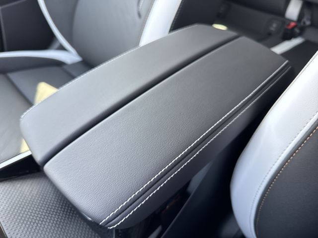 Buick Envision Vehicle Full-screen Gallery Image 21