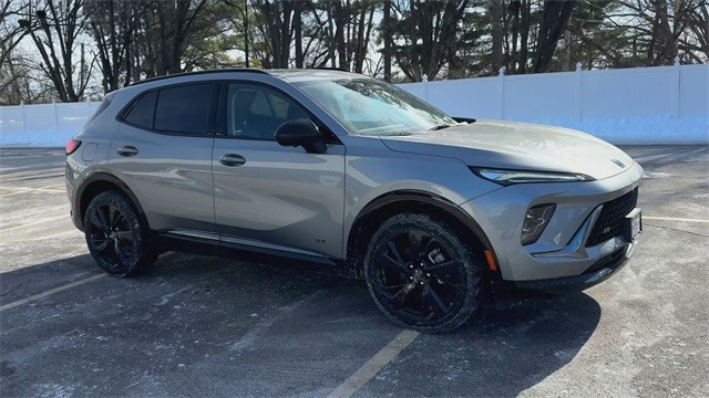 Buick Envision Vehicle Full-screen Gallery Image 02