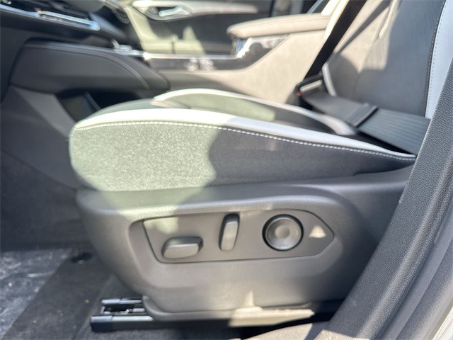 Buick Envision Vehicle Full-screen Gallery Image 12