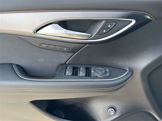 Buick Envision Vehicle Full-screen Gallery Image 13