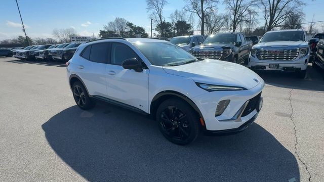 Buick Envision Vehicle Full-screen Gallery Image 02