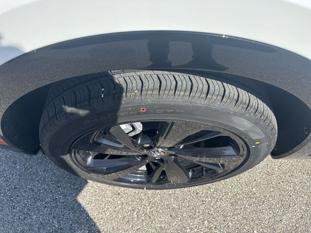 Buick Envision Vehicle Full-screen Gallery Image 10