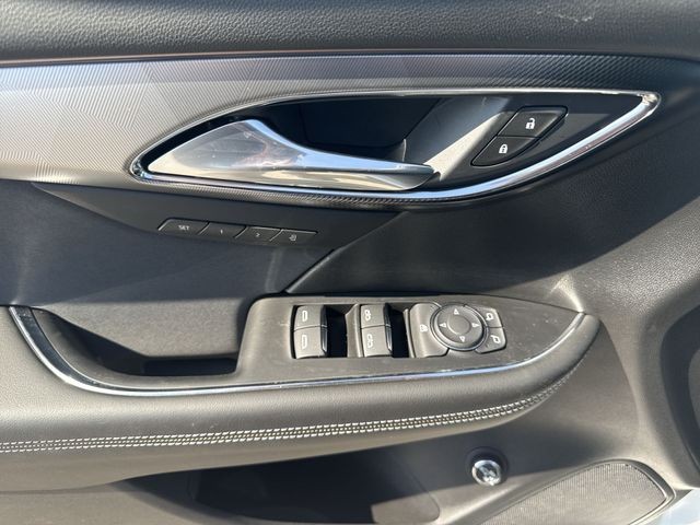Buick Envision Vehicle Full-screen Gallery Image 13