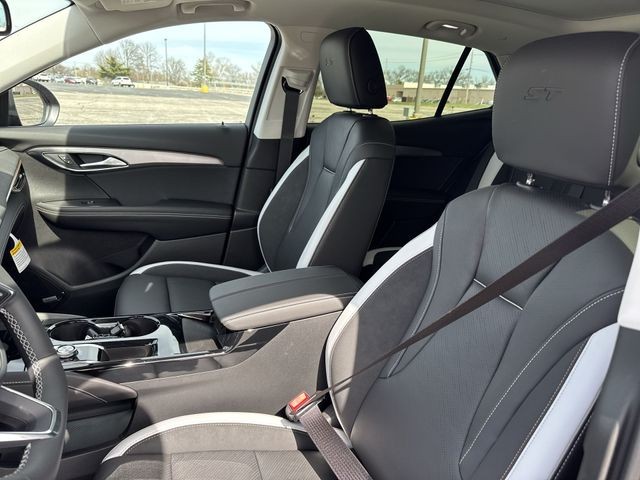 Buick Envision Vehicle Full-screen Gallery Image 11