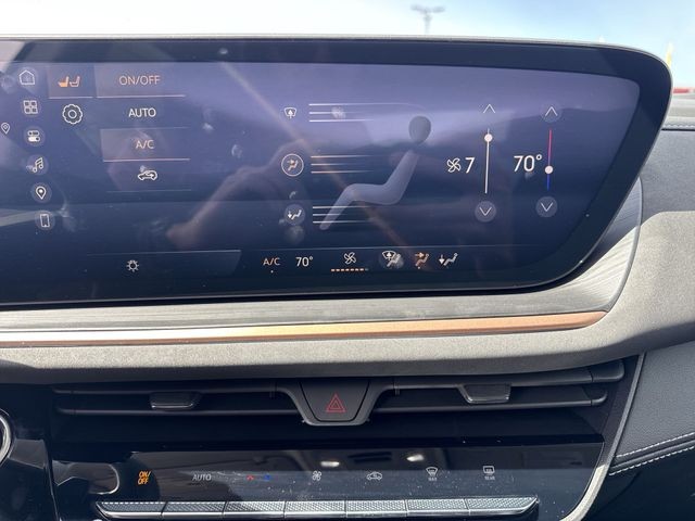 Buick Envision Vehicle Full-screen Gallery Image 19