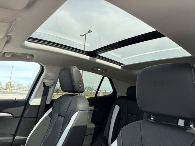 Buick Envision Vehicle Full-screen Gallery Image 22