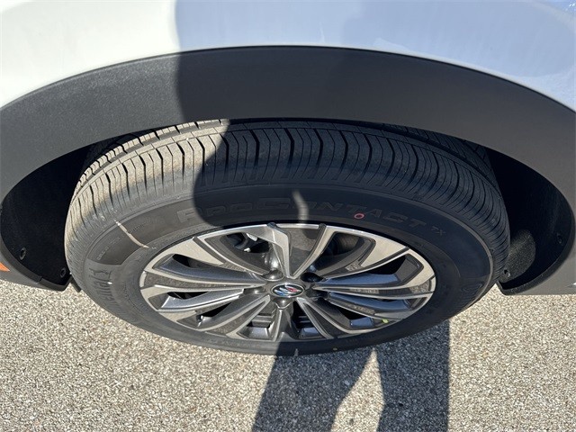 Buick Envision Vehicle Full-screen Gallery Image 10