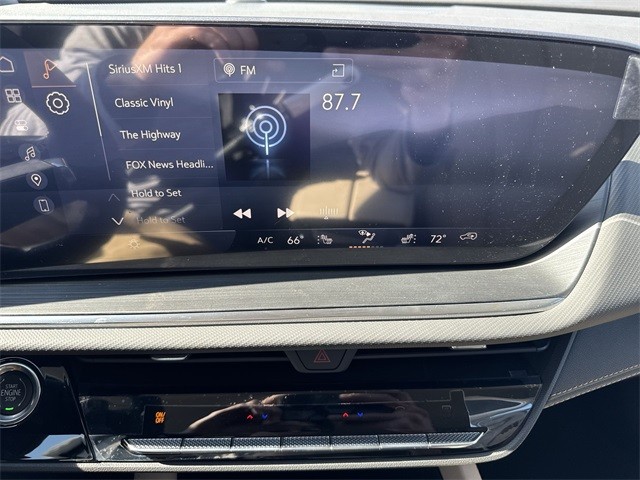 Buick Envision Vehicle Full-screen Gallery Image 16