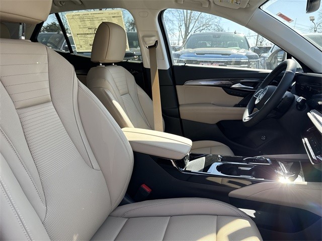 Buick Envision Vehicle Full-screen Gallery Image 24