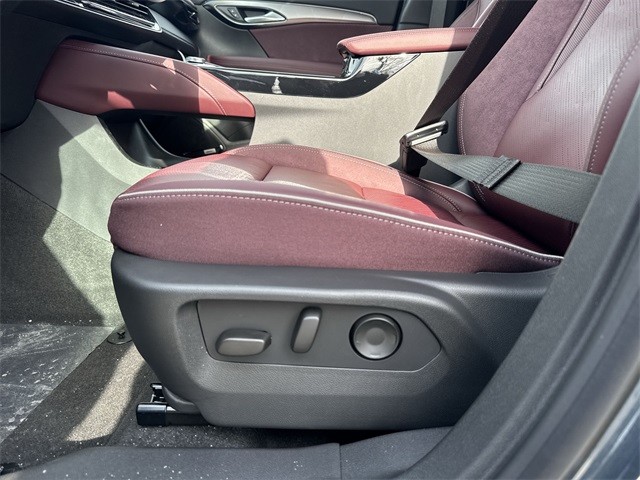 Buick Envision Vehicle Full-screen Gallery Image 12