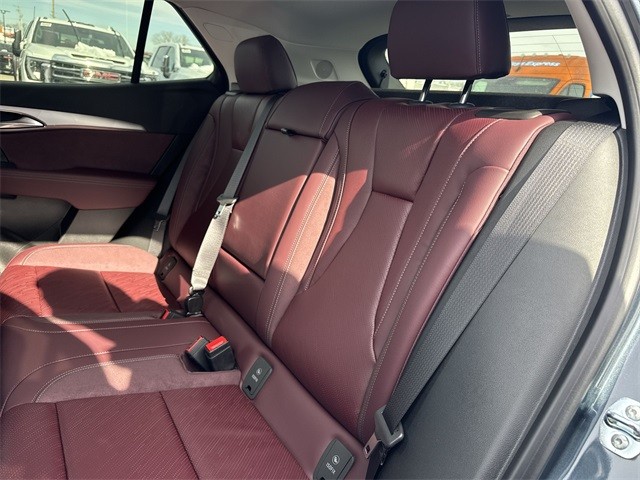 Buick Envision Vehicle Full-screen Gallery Image 23