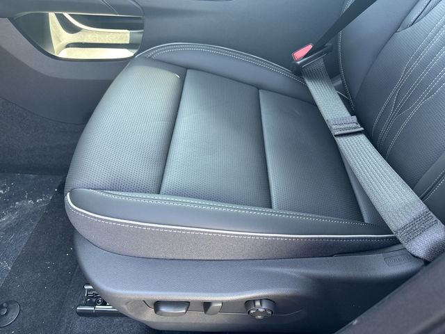 Buick Envision Vehicle Full-screen Gallery Image 12