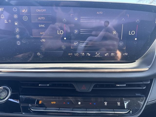 Buick Envision Vehicle Full-screen Gallery Image 19