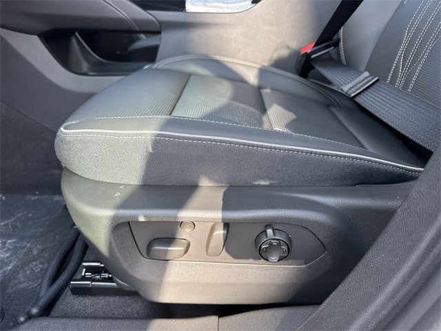 Buick Envision Vehicle Full-screen Gallery Image 12