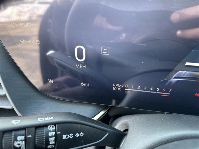 Buick Envision Vehicle Full-screen Gallery Image 15