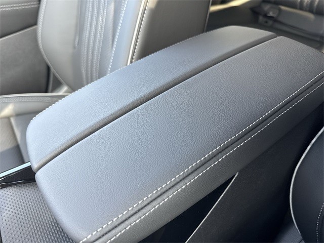 Buick Envision Vehicle Full-screen Gallery Image 21