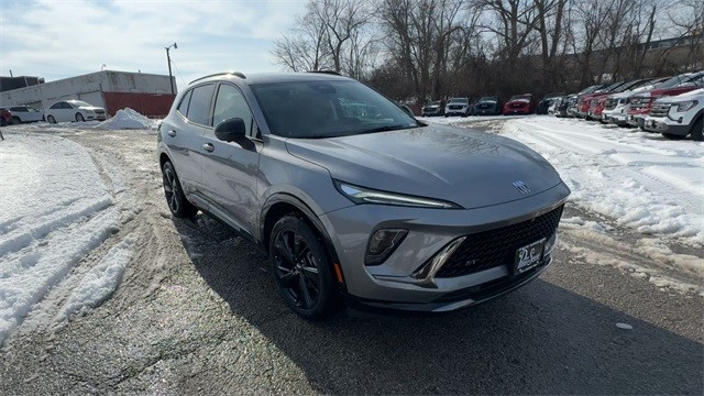 Buick Envision Vehicle Full-screen Gallery Image 02