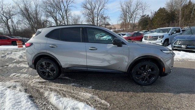 Buick Envision Vehicle Full-screen Gallery Image 09