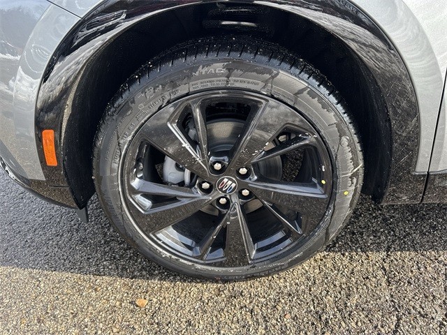 Buick Envision Vehicle Full-screen Gallery Image 10