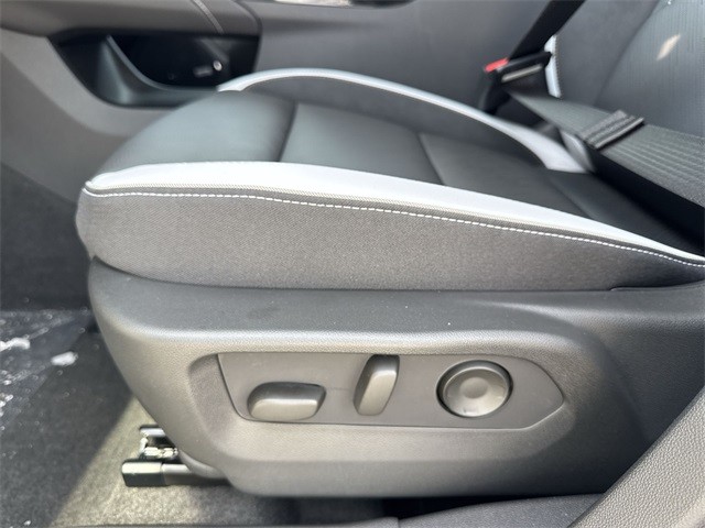 Buick Envision Vehicle Full-screen Gallery Image 12