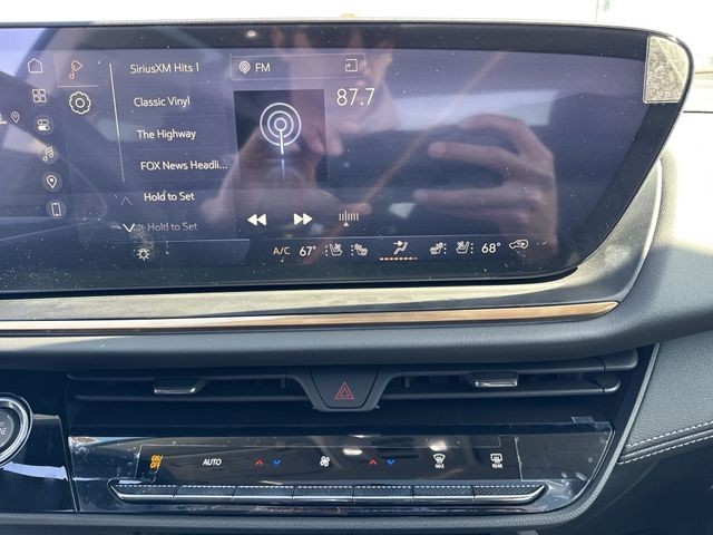 Buick Envision Vehicle Full-screen Gallery Image 16