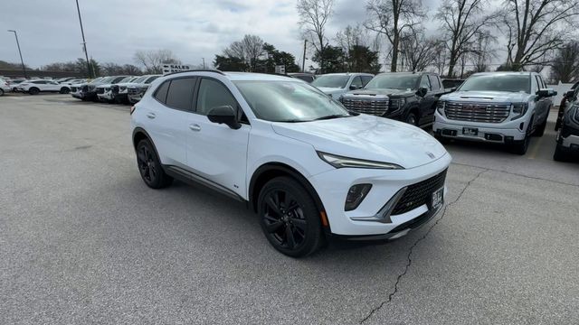 Buick Envision Vehicle Full-screen Gallery Image 02