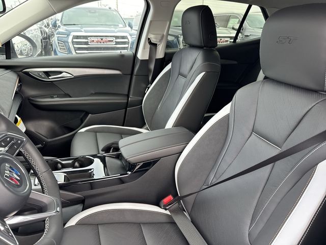 Buick Envision Vehicle Full-screen Gallery Image 11