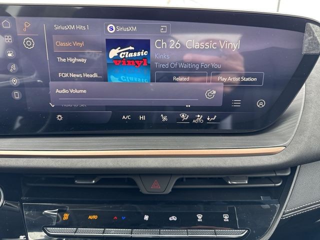 Buick Envision Vehicle Full-screen Gallery Image 16