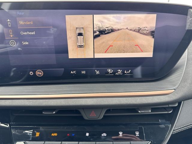 Buick Envision Vehicle Full-screen Gallery Image 17