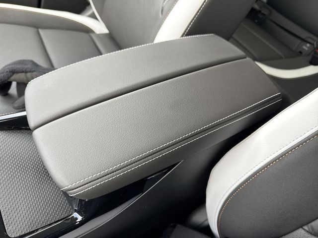 Buick Envision Vehicle Full-screen Gallery Image 21